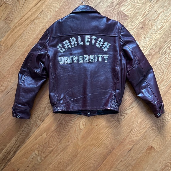 Vintage 89’ Maroon Carleton University Emblem Collard Leather - Picture 3 of 5